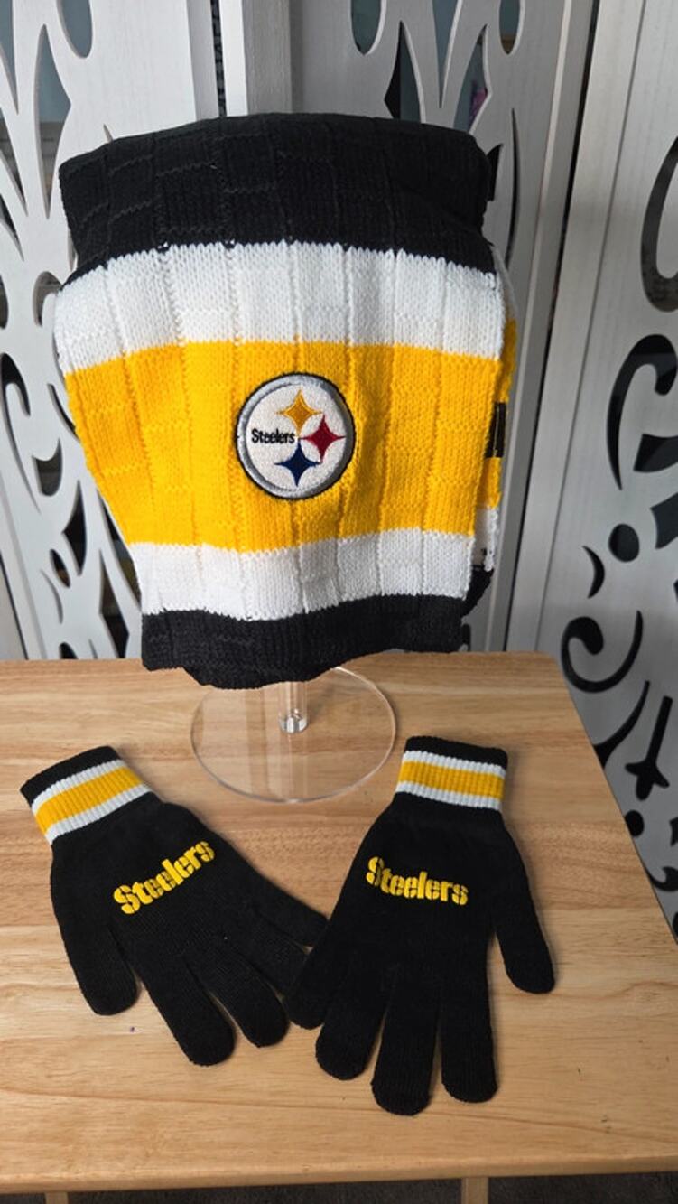Pittsburgh Steelers Little Earth NFL Scarf and Glove Gift Set NWT